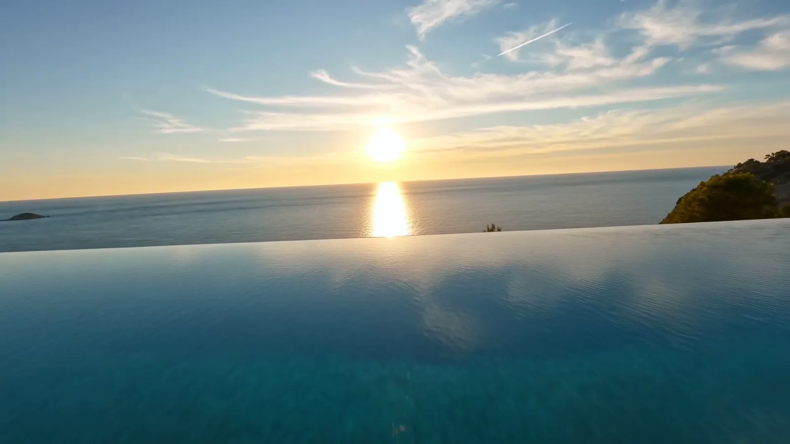 La piscine à débordement au ras du ciel